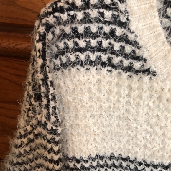 Sweater - Picture 2 of 5